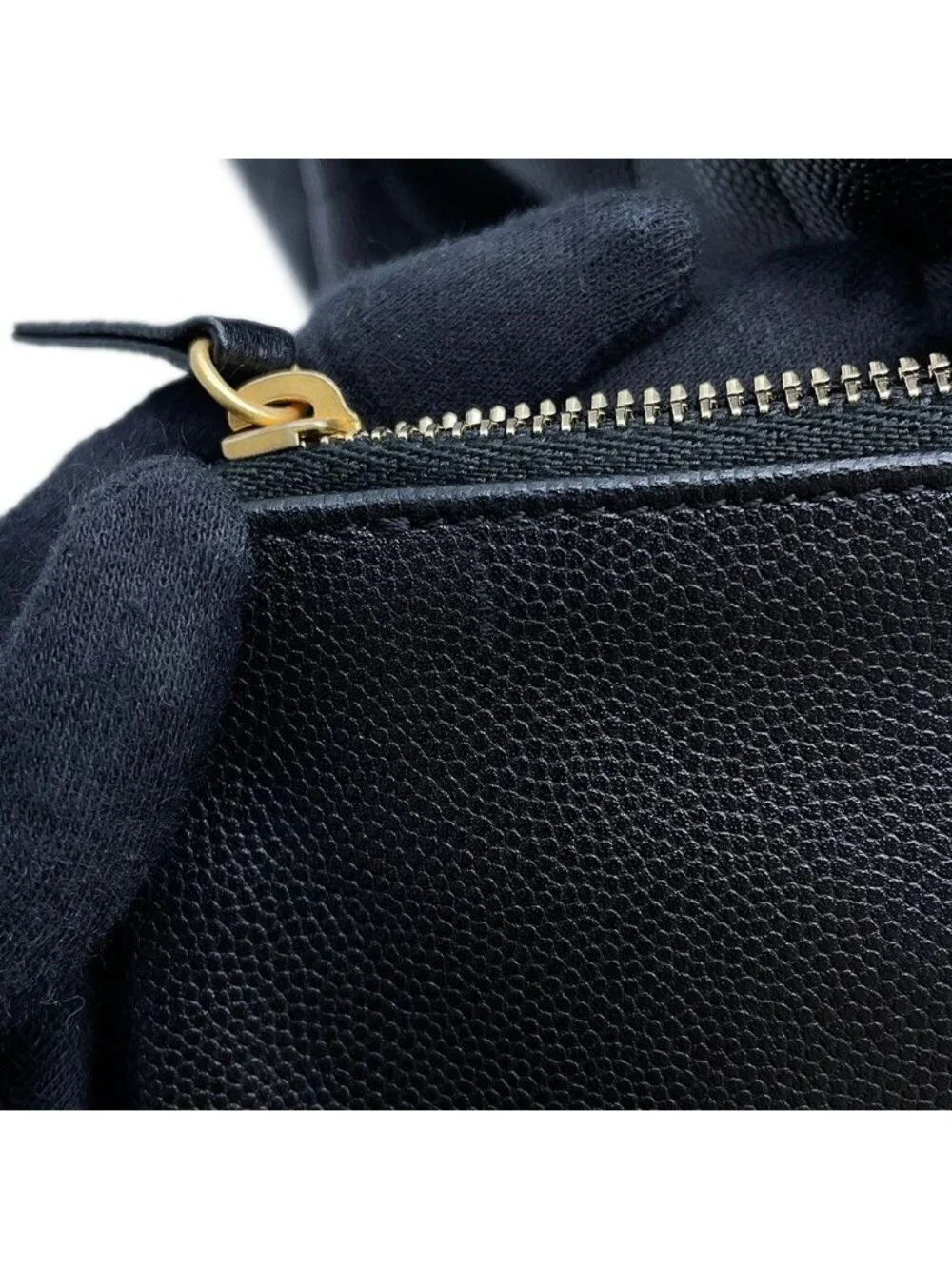 Chanel Chain Shoulder Bag 25 CC Logo Quilted Caviar Leather Black